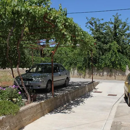 With A Parking Space Preko, Ugljan - 8179 * Преко